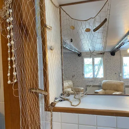 Am 57 - The Blue House *