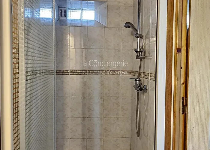 Am 57 - The Blue House